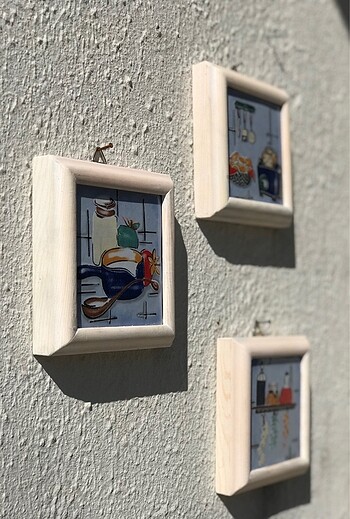 Beden Üç adet seramik duvar süsü