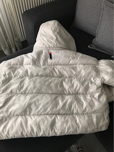 44 Beden beyaz Renk Orjinal NIKE mont kısa