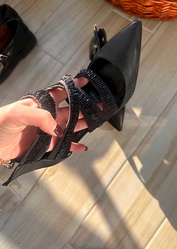 ipekyol Siyah Deri, Tokalı Gotik Stiletto