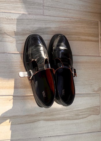 37 Beden Siyah Parlak Deri Tokalı kadın Loafer