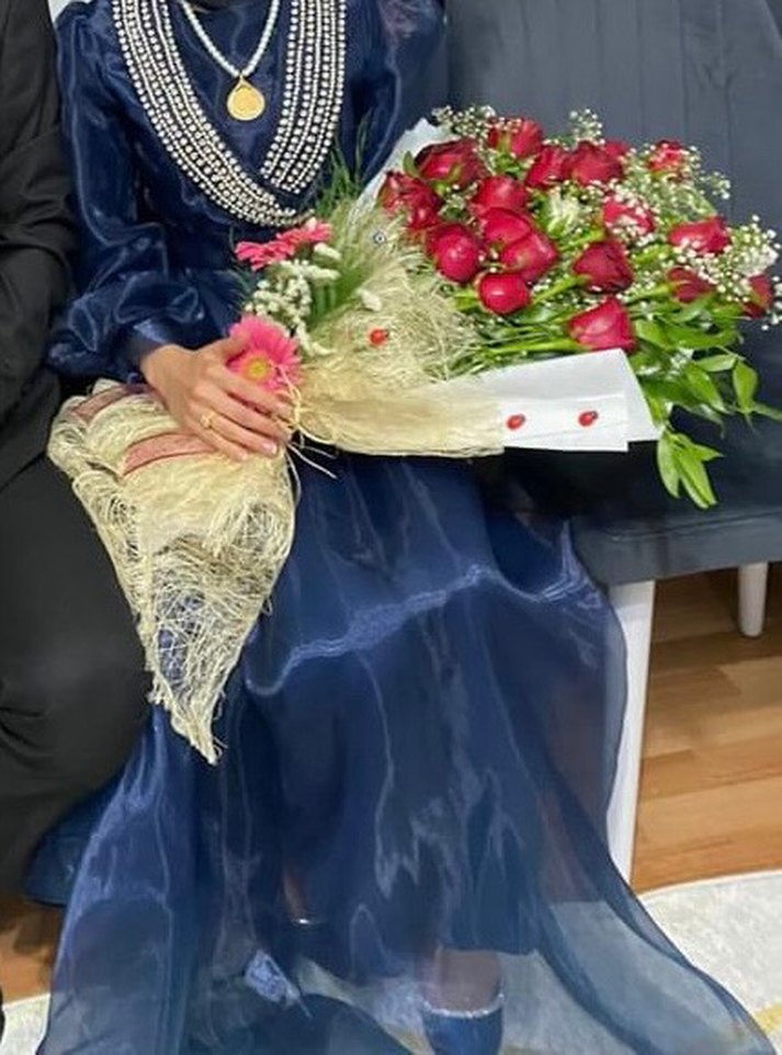 Uzun balon kol lacivert abiye - Görsel 3