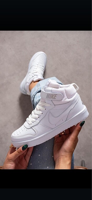 Nike court low