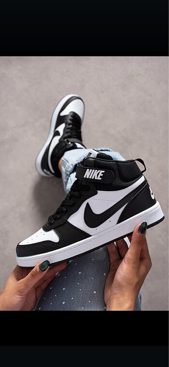 Nike court low