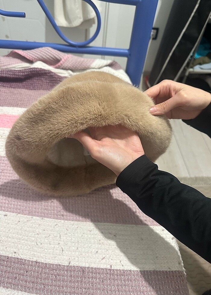 Tüylü şapka - Görsel 2