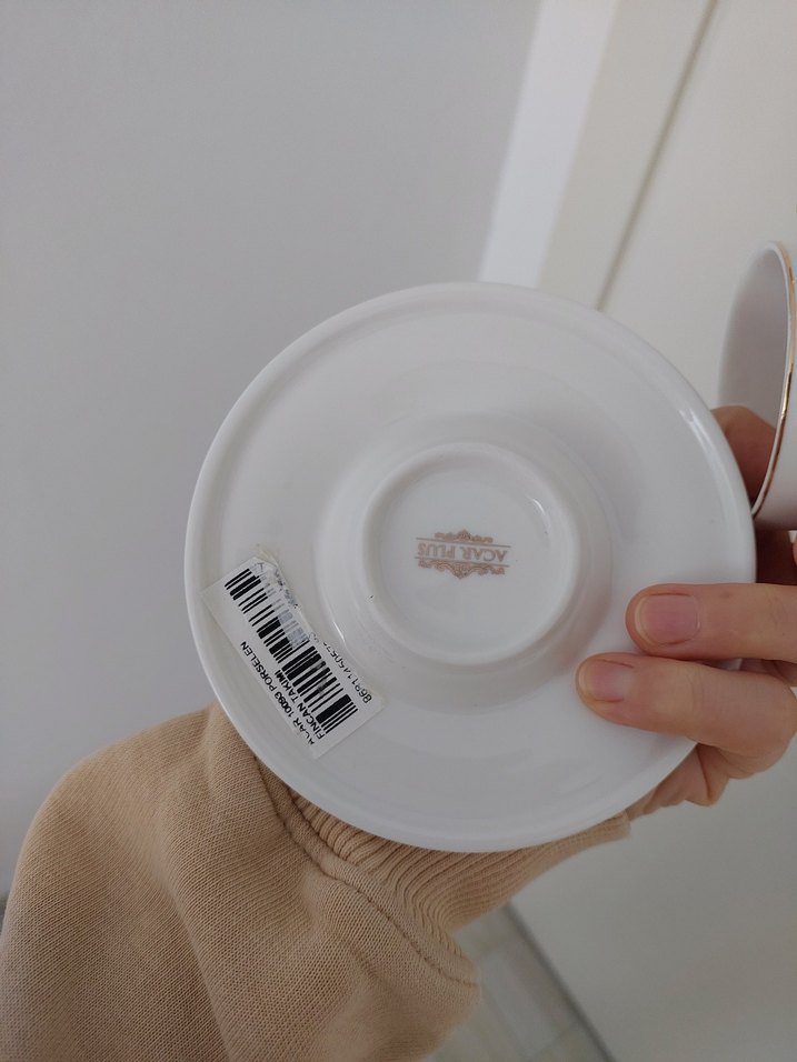 Beyaz İnce Altın Detaylı Porselen Fincan Takımı - Görsel 2