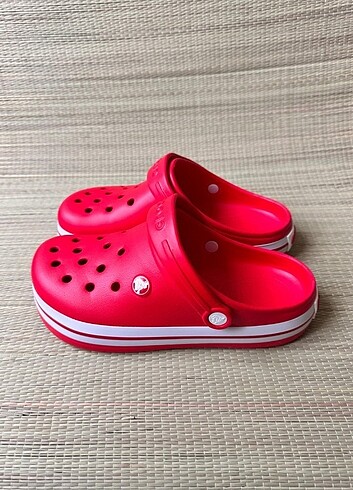 Crocs Cross Kırmızı Beyaz Terlik