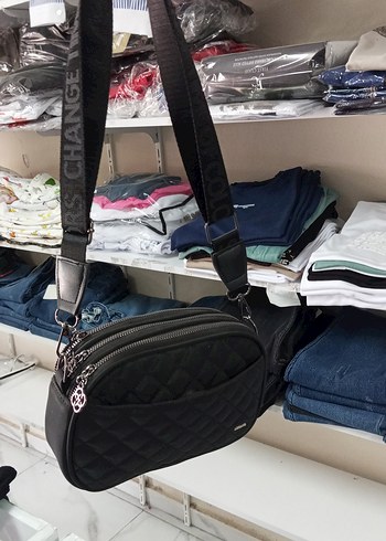 Kemer Detaylı Siyah Deri Punk Çanta - Görsel 6