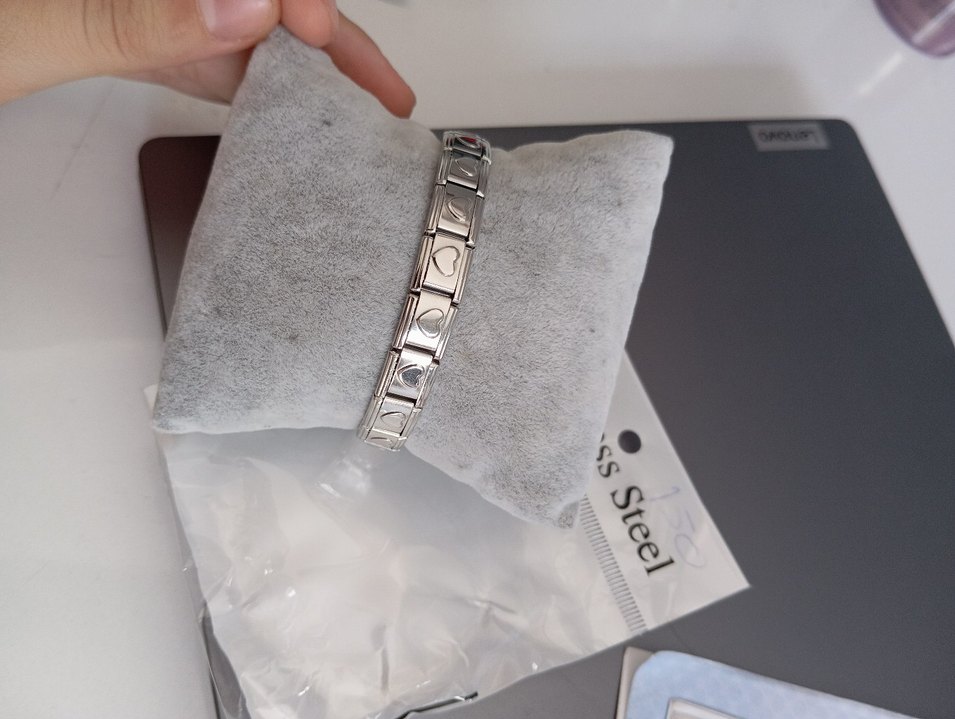 Gri Klasik Kalp Desenli Çelik Bileklik - Görsel 5