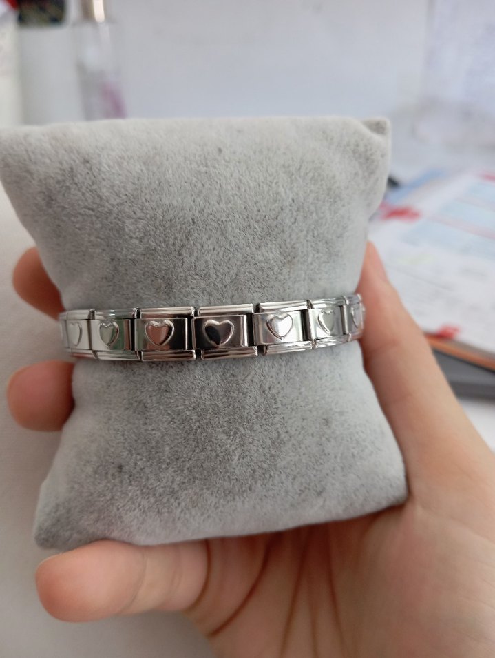 Gri Klasik Kalp Desenli Çelik Bileklik - Görsel 2