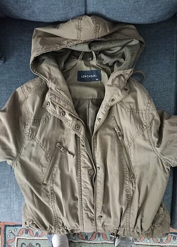 38 Beden LCW yağmurluk/parka
