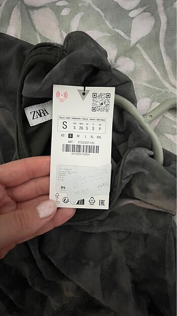 Zara Elbise