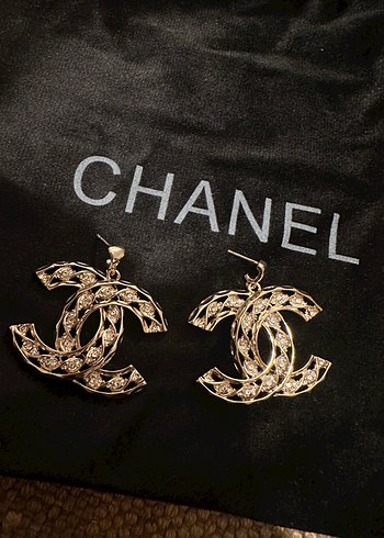 Chanel Zincir Detaylı Altın Renkli Chanel Küpe
