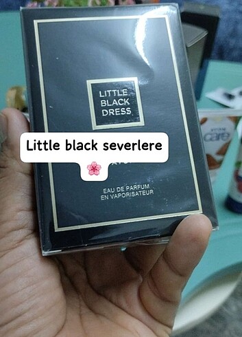Avon little black serisi