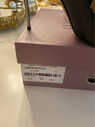 38 Beden siyah Renk DERİMOD SİYAH STILETTO