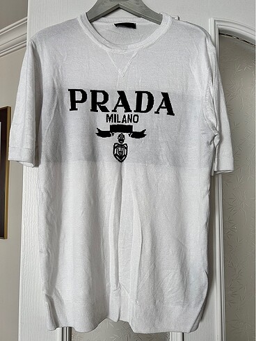 Prada tişört