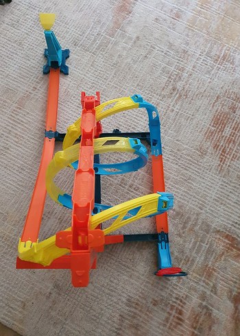 Hot Wheels Track Builder Spiral Dönüşlü Pist - Görsel 3