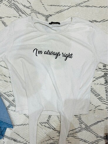 Beyaz krop tshirt