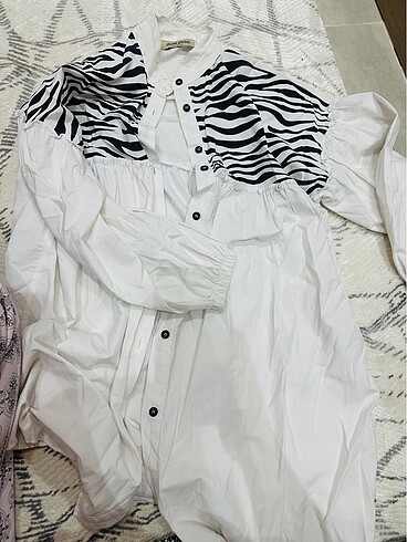 Beyaz zebra gömlek