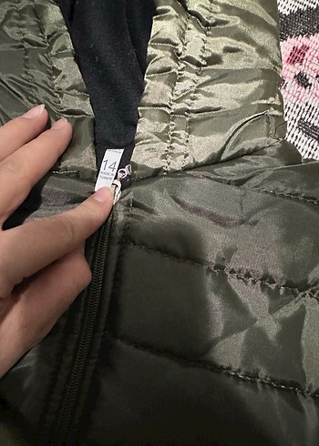 Yeşil Parlak Kapüşonlu çoçuk  Mont 14 yaş - Görsel 2