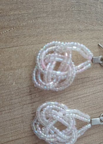 Diğer pembe Boncuk İşlemeli Mini Küpe