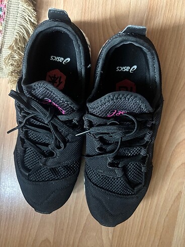 38 Beden Asics ayakkabı