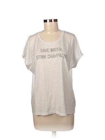 Diğer T-shirt %70 İndirimli.
