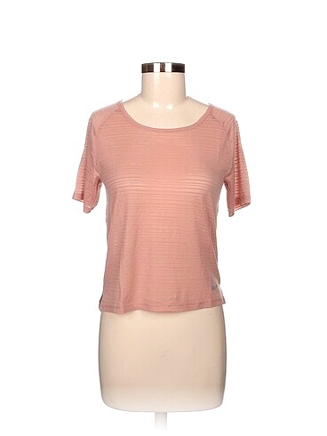 Nike T-shirt %70 İndirimli.