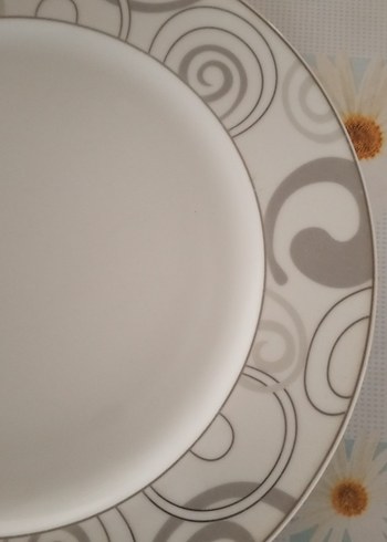 Gri Desenli Beyaz Yemek Tabağı - Görsel 2