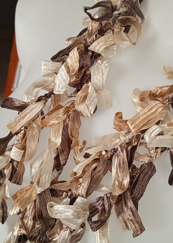 Püsküllü Bohem Bej Örgü Şal - Görsel 4