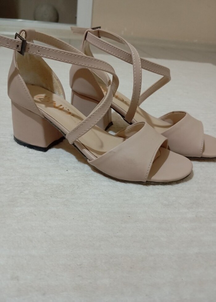Kadın topuklu ayakkabı bej renk - Görsel 2