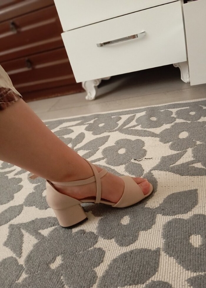 Kadın topuklu ayakkabı bej renk - Görsel 4