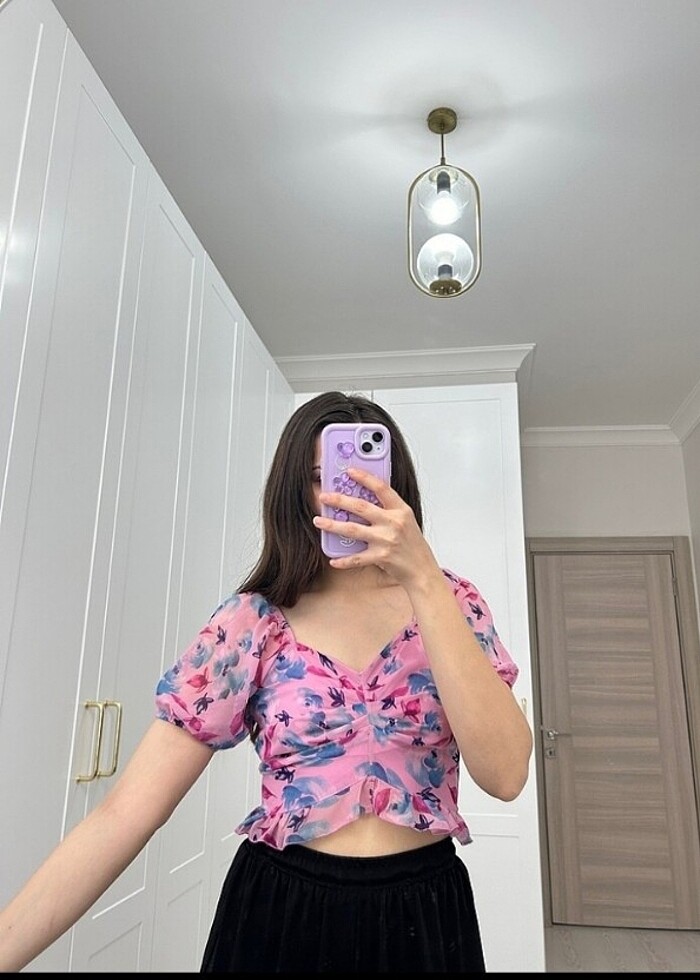 Pembe balon kol çiçekli bluz - Görsel 3