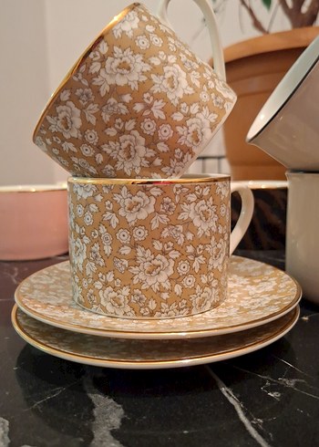 H&M HOME eski sezon Çiçek Desenli Porselen Fincan Takımı 4 parça