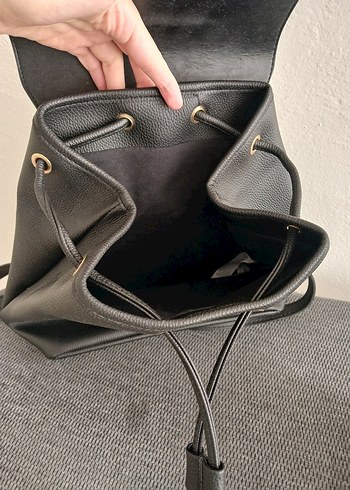 Siyah Minimalist Kadın Deri Sırt Çantası - Görsel 3