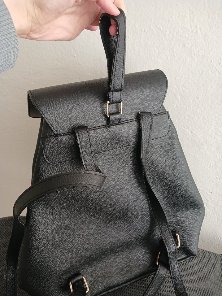 Siyah Minimalist Kadın Deri Sırt Çantası - Görsel 4