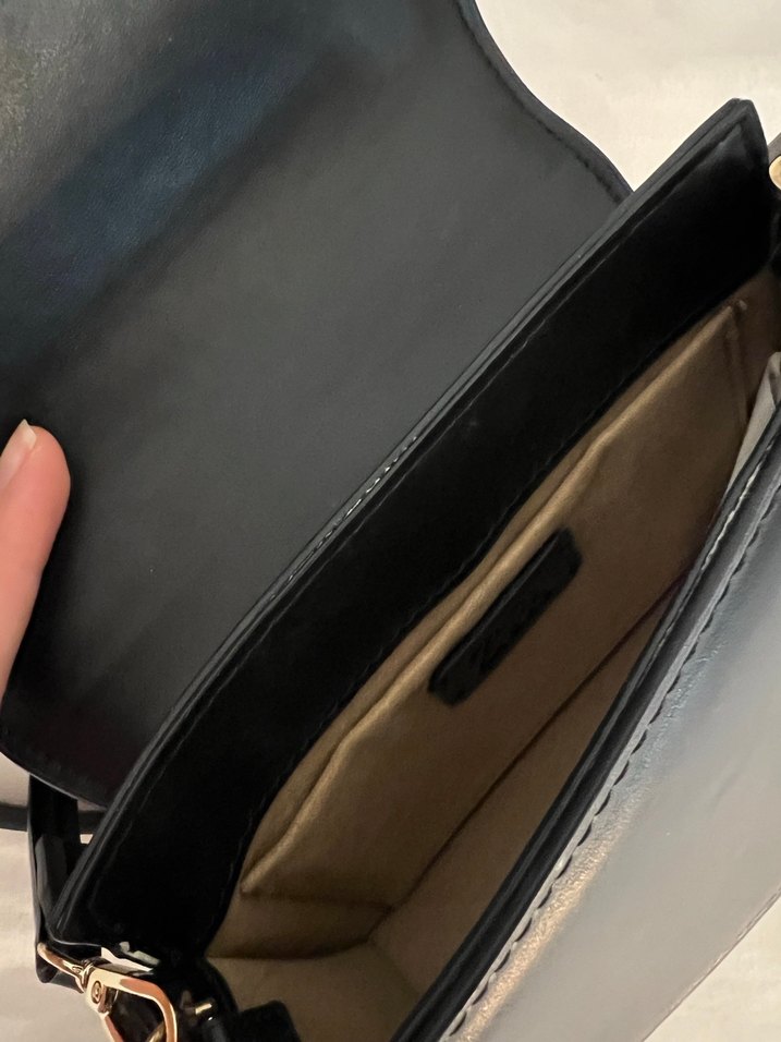 Zara Siyah Deri Kadın Çanta Çiçek Detaylı - Görsel 3