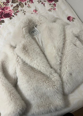 Zara beyaz Kürk - Görsel 3