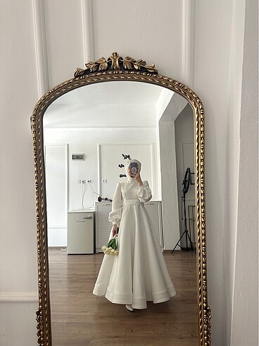 Nikah elbisesi veya gelinlik