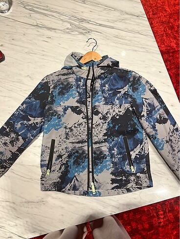 Guess erkek çocuk yağmurluk rüzgarlık 12 yaş