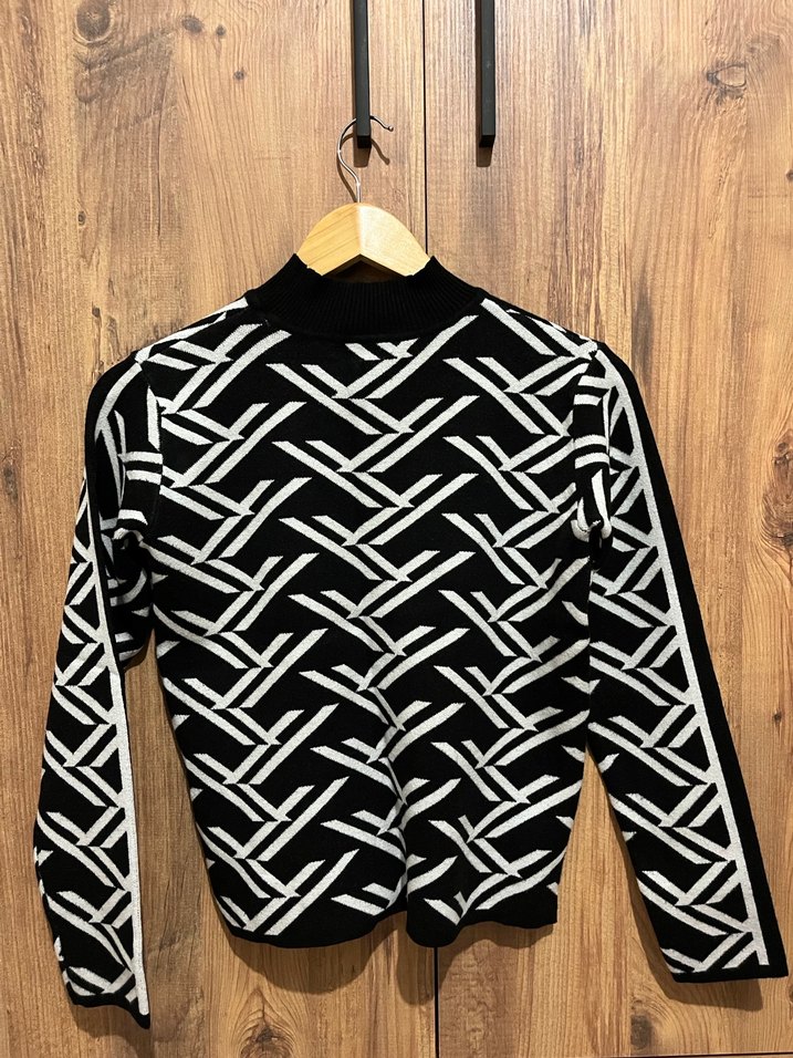 Siyah Beyaz Desenli Boğazlı Kadın Kazak - Görsel 3