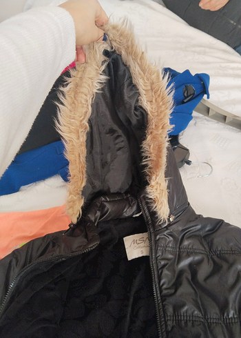 Kürk Detaylı Koyu Gri Kısa Kadın Mont - Görsel 4