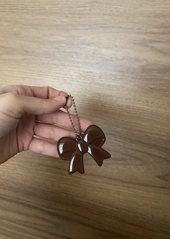 Koyu Kahverengi Fiyonk Detaylı Anahtarlık - Görsel 2