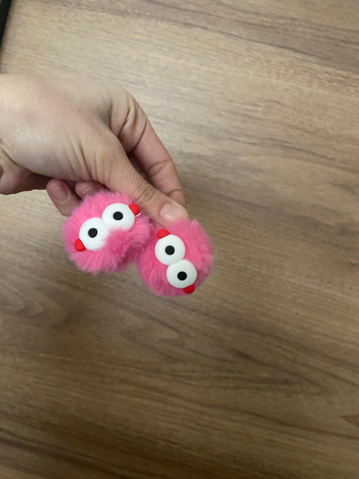 Pembe Kabartmalı Kadın Anahtarlık - Görsel 3