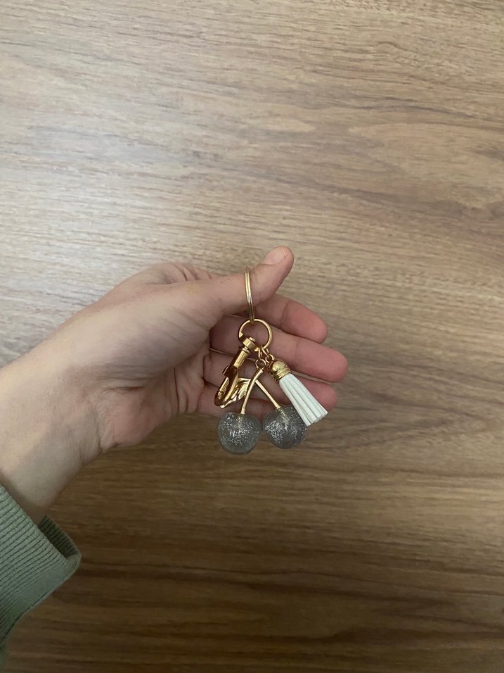 Bej Gri Püsküllü Bohem Kadın Anahtarlık - Görsel 3