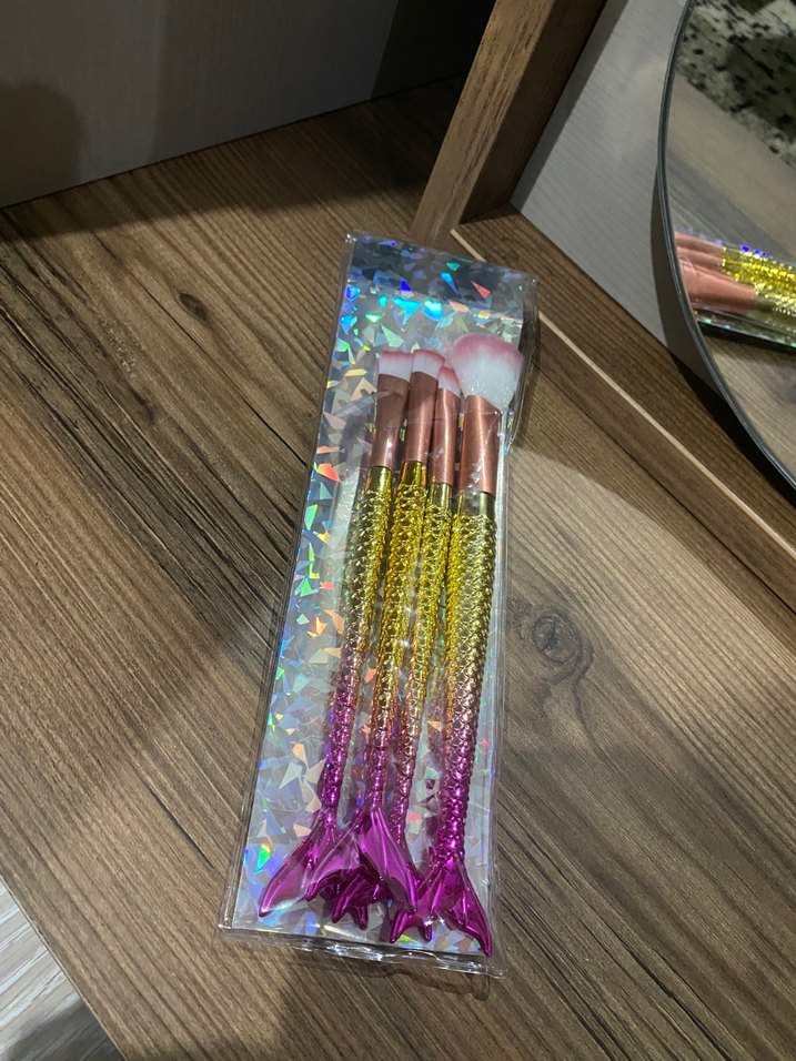 Renkli 4'lü Makyaj Fırçası Seti - Görsel 3