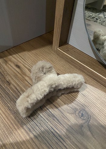 Kürk Detaylı Bej Yün Saç Tokası - Görsel 2