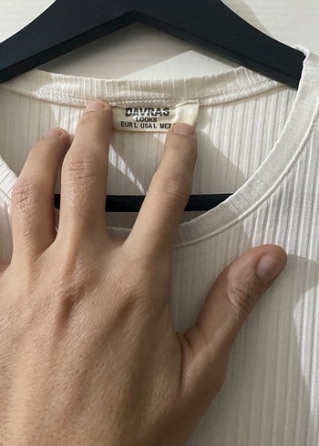 Kız Çocuk Beyaz Pamuklu Pikachu Baskılı Tişört - Görsel 3