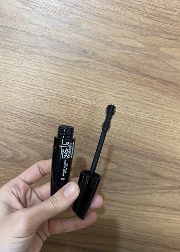 Siyah Maskara - Hacim ve Uzunluk - Görsel 3