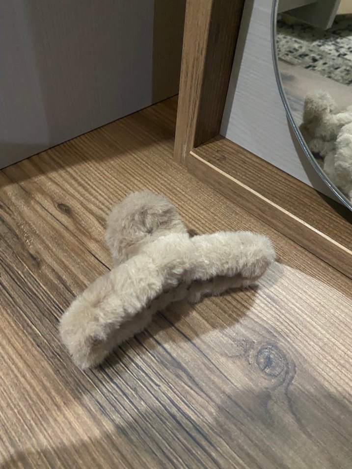 Kürk Detaylı Bej Kadın Toka - Görsel 2