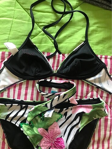 36 Beden çeşitli Renk Ten Bikini